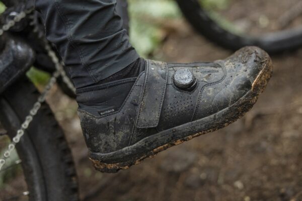 Sapato BTT Shimano GE9HS Volume Trail Fast 44 preto - Image 14