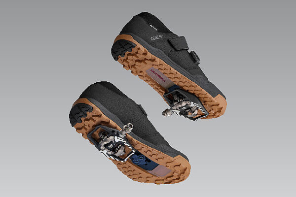 Sapato BTT Shimano GE9HS Volume Trail Fast 44 preto - Image 10